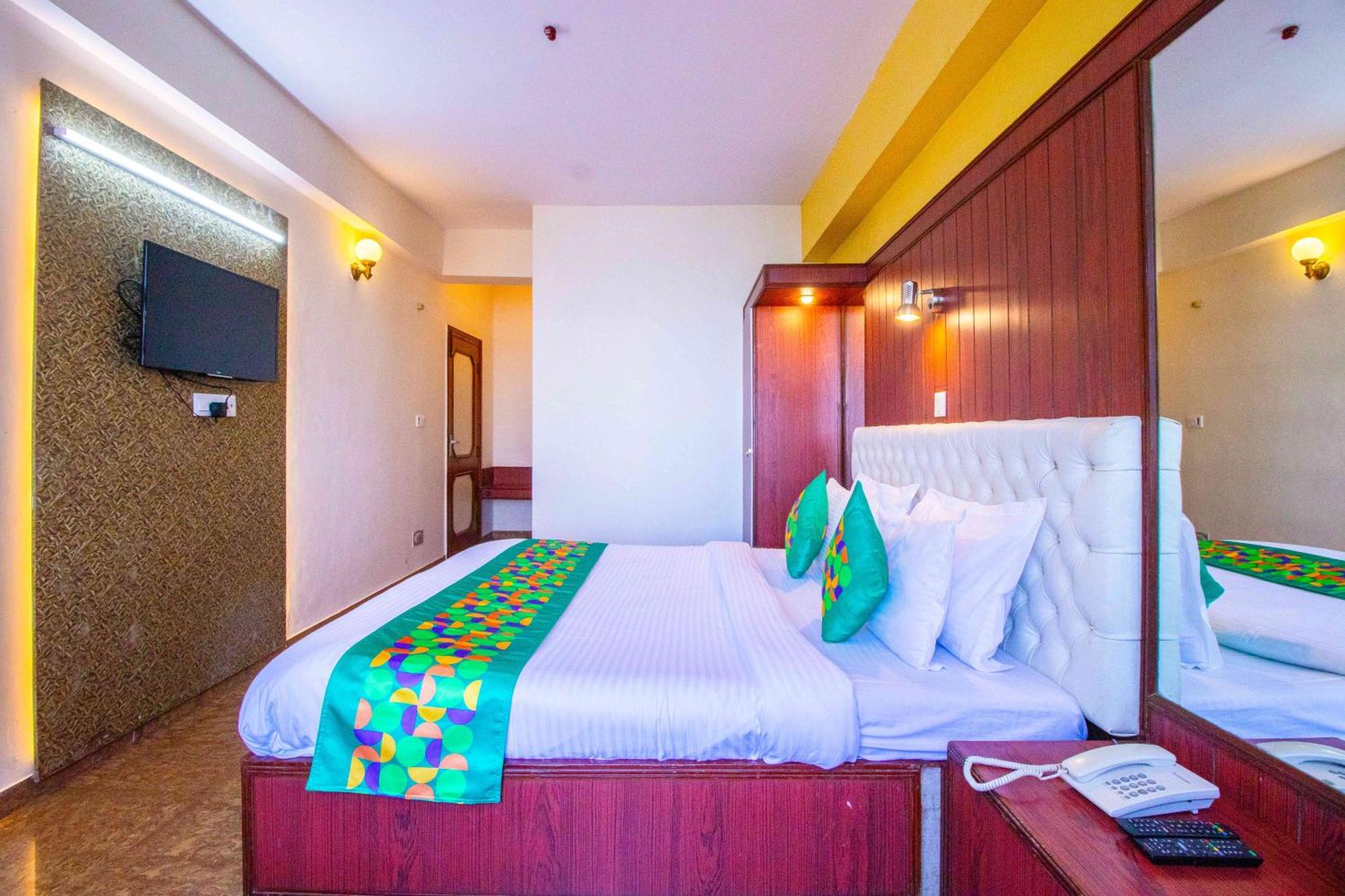 Treebo Varuna With Mountain View Shimla Exterior photo