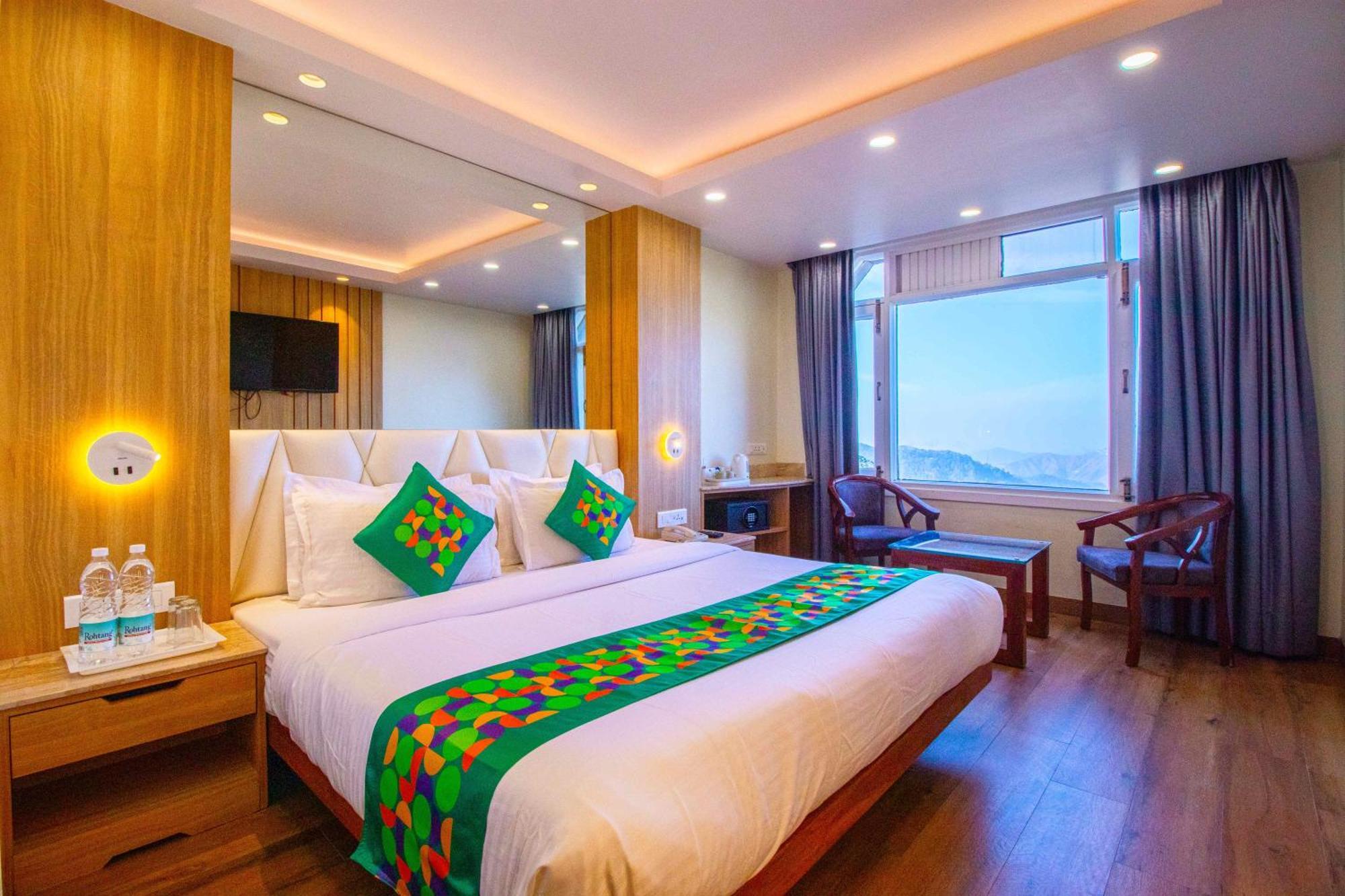Treebo Varuna With Mountain View Shimla Exterior photo